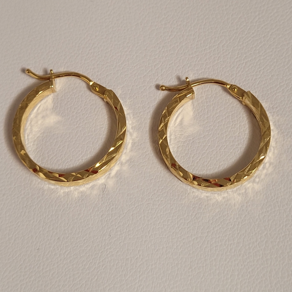 10k Solid Gold Hoop Diamond Cut Earrings, 20mm.